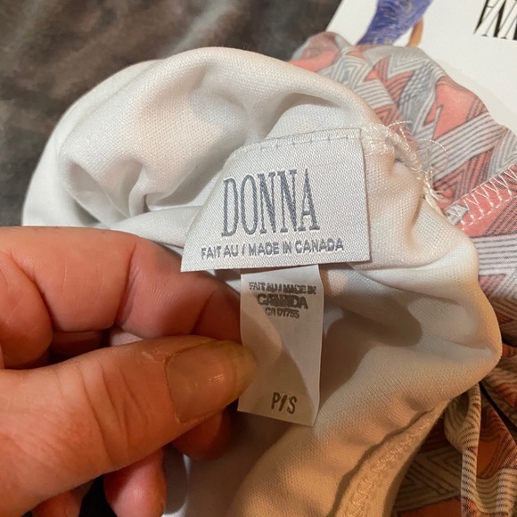 Dressy top size small by Donna - Picture 2 of 4